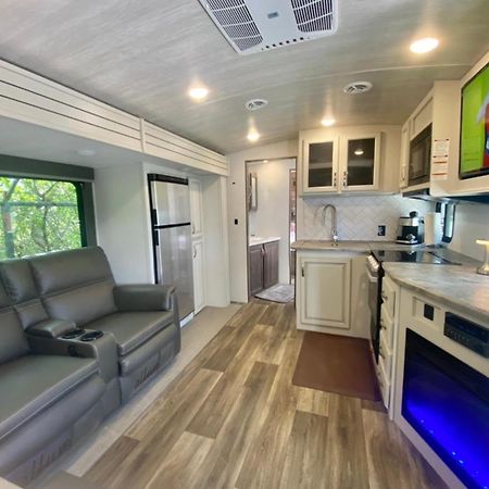 Luxury Riverside Rv Hotel Дейния Бийч Екстериор снимка